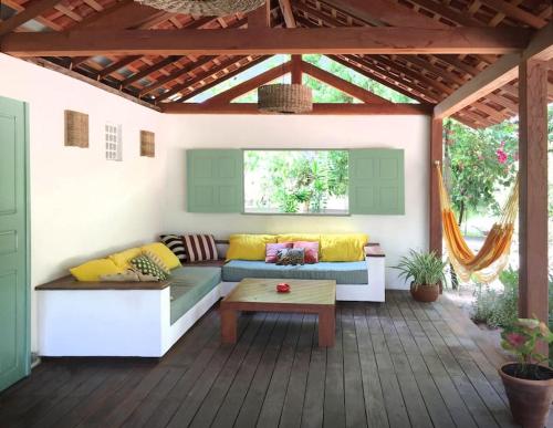 Villa Shanti, Atins
