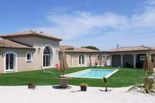 Soleil - Large Villa with Pool & Garden near Pezenas - Location saisonnière - Nézignan-l'Évêque