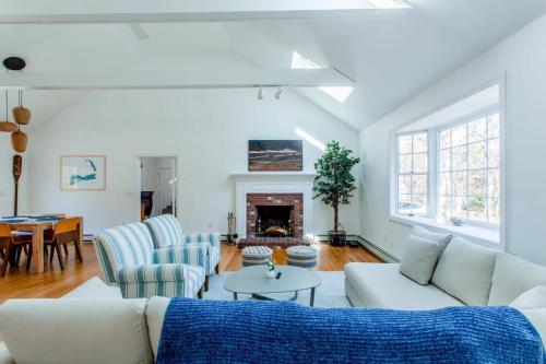 Stay On The Cape Vacation Rentals: Modern Family Retreat In Harwich - image 7