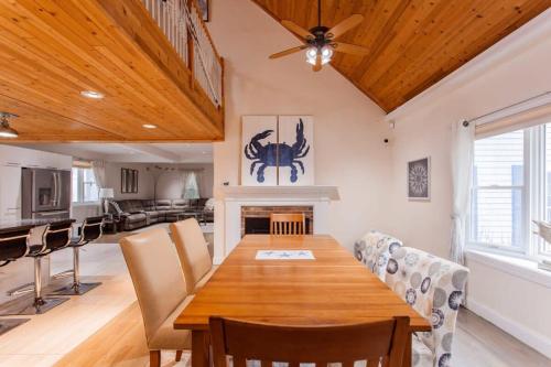 Stay On The Cape Vacation Rentals : Large Family Home With Pool Come Enjoy The Cape detail