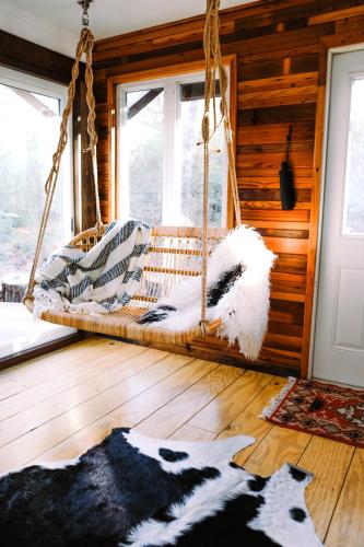 The Forest Bathhouse - Sauna, Soak, & Luxury in Fairview, USA