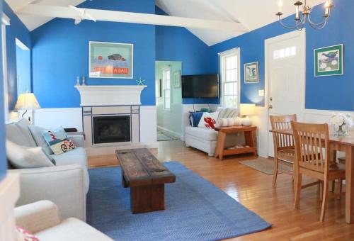 Stay On The Cape Vacation Rentals: Walk To Beach Hyannisport Three Bedroom image