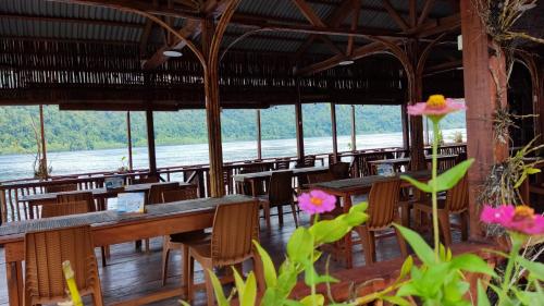 The Jeti Mangrove - Ecolodge, Cottage, Restaurant & Kali Biru, Blue River