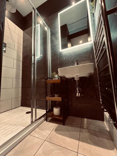 8, St Marys , Private Double Ensuite Room - Room Only- Truro, Truro (photo 8)