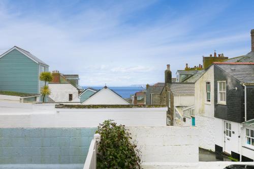 Whitecaps, St Ives