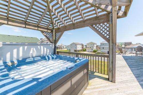 Carolina Kai, Kitty Hawk MP 3, 275 Yds to Beach, Ocean View, Pool, Hot Tub, Flex Stays in Κίτι Χουόκ(Βόρεια Καρολίνα)