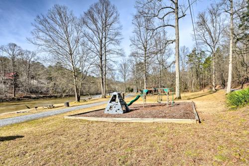 Charming Ellijay Cabin with Deck and Private Hot Tub!