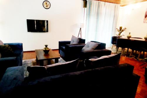 A Spacious 4BR 2 Bathroom Villa House @ Bole DT