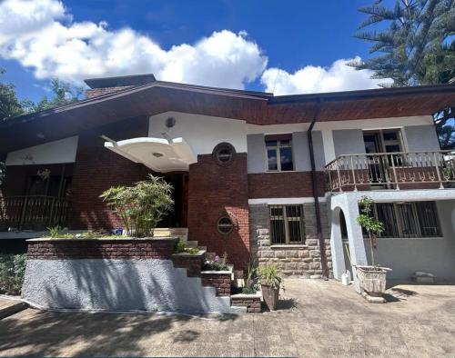 A Spacious 4BR 2 Bathroom Villa House @ Bole DT