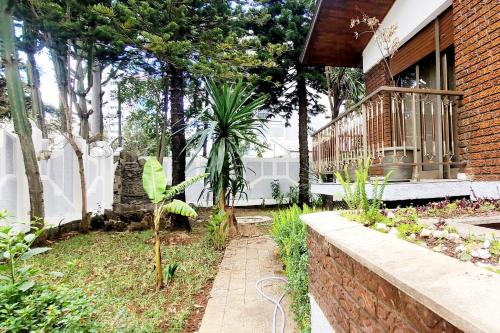 A Spacious 4BR 2 Bathroom Villa House @ Bole DT