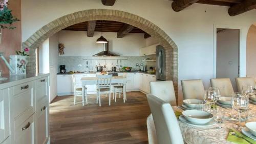 Casale con vista colline 3
