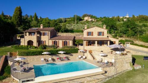 Casale con vista colline