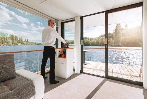 VIPliving Houseboat, Прага (фото 7)