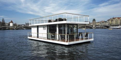 VIPliving Houseboat, Прага (фото 6)