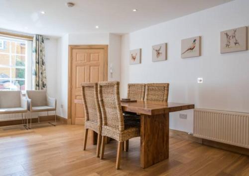 Luxury Flat, 20 Minutes by train from Edinburgh in Інверкейсінг