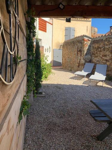 Maison de 3 chambres avec terrasse et wifi a Cogolin a 3 km de la plage