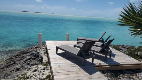 OceanBliss: Exuma, Waterfront sleeps 8