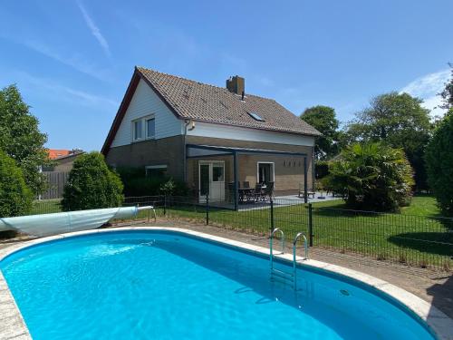  CadSun House - detached house by the beach in 4506 GA Cadzand-Bad