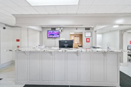 Red Roof Inn & Suites Fayetteville-Fort Bragg in Fayetteville, USA