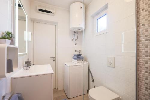 Apartment - Ground Floor image 3