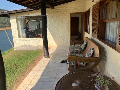 Casa Odin Refugio Familiar pague duas noites minimo e fique tres in Barra da Varginha