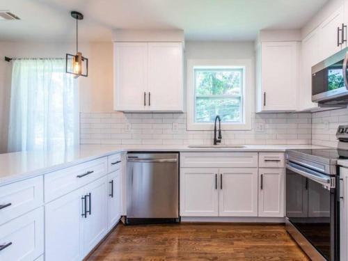 GROVE PARK- ‘Newly Renovated’ home- just mins from Midtown/Downtown Atlanta. in Atlanta, USA