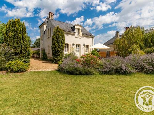 Maison de Charme avec Piscine Chauffee a 300m de la Loire, Proche Saumur et Sites UNESCO - FR-1-622- in La Ménitré