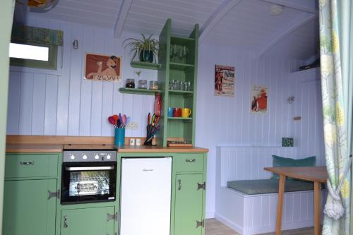 Twin Barn Shepherd’s Huts Twin Barn Shepherd’s Huts