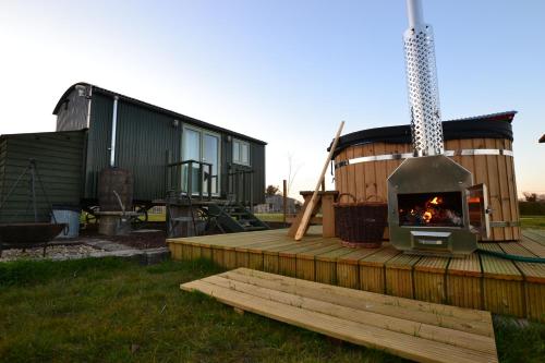 Twin Barn Shepherd’s Huts