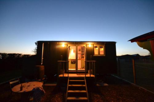Twin Barn Shepherd’s Huts Twin Barn Shepherd’s Huts