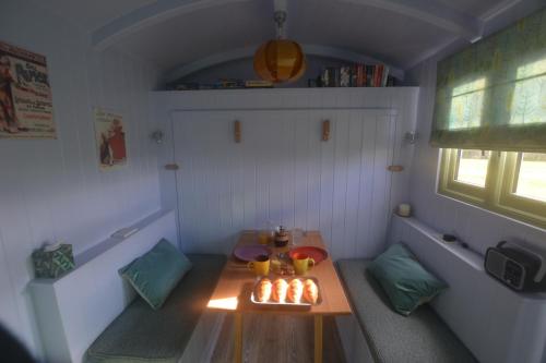 Twin Barn Shepherd’s Huts Twin Barn Shepherd’s Huts