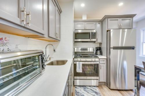 Convenient Newark Apartment about 15 Mi to Manhattan! in Newark, USA