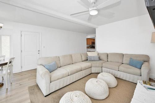 NEW - 3 Bedroom near the Balboa Pier and Fun Zone with AC in Newport Beach, USA