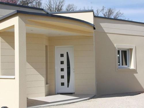 Maison moderne proche de Chartres avec parking privé - FR-1-581-127 cottage Dammarie
