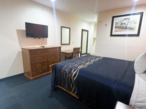 Pecan Valley Inn & Suites in San Antonio, USA