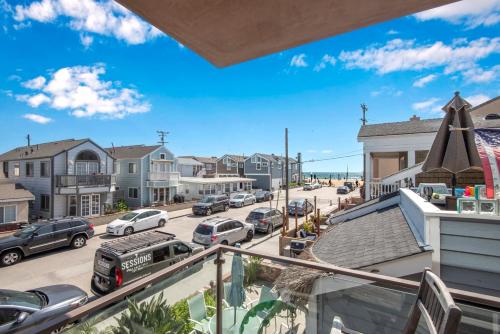 Luxury 3 Bedroom walk to Beach & Pier