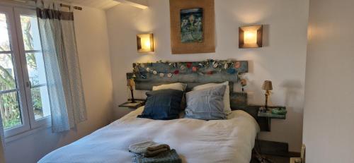 La Cambusette - Plage de Ker Chalon à l'ile d'Yeu (La Cambusette - Plage de Ker Chalon a l'ile d'Yeu) in L'Ile-d'Yeu