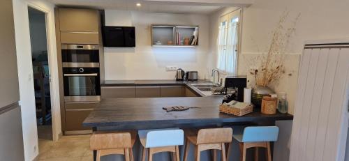 La Cambusette - Plage de Ker Chalon à l'ile d'Yeu (La Cambusette - Plage de Ker Chalon a l'ile d'Yeu) in L'Ile-d'Yeu