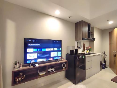 Furnished Studio, 5 mins to LRT Jabodebek Station, Kaliastana (foto 2)