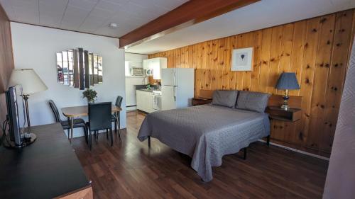 1 queen bed