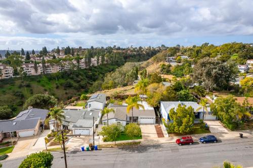Spacious Home with 7 Beds minutes from Mission Bay in Linda Vista