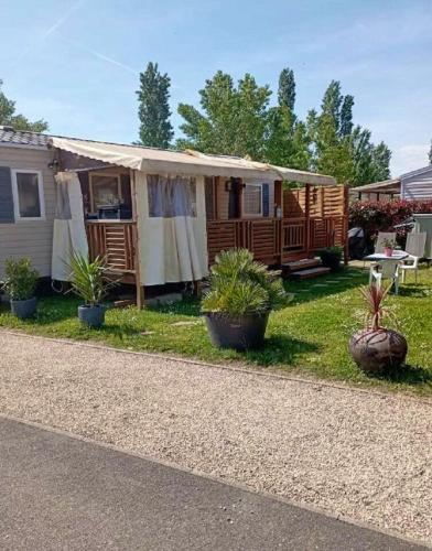 Bungalow de 2 chambres avec piscine partagee et terrasse a Condrieu - Location saisonnière - Condrieu