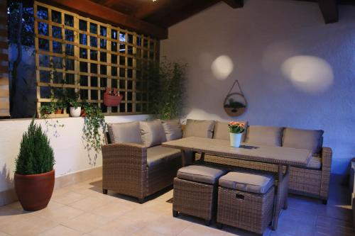 Bamboo Oasis Apartment with terrace in the garden and free parking, Rijeka