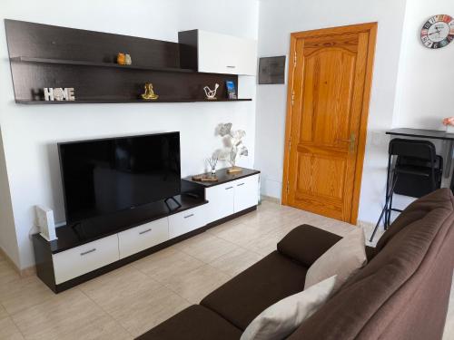  AR Home - Apartamento de 3 dormitorios con ascensor en Las Huesas, Telde in Telde
