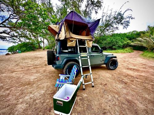 Explore Maui's diverse campgrounds and uncover the island's beauty from fresh perspectives every day as you journey with Aloha Glamp's great jeep equipped with a rooftop tent