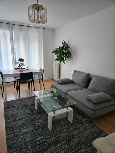 Appartement Paul Eluard E proche stade de France - Location saisonnière - Saint-Denis