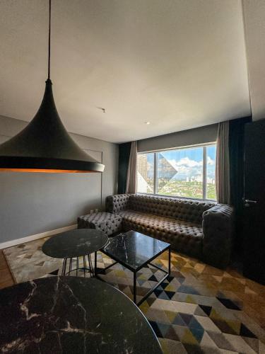 Suite with Hot Tub image 6
