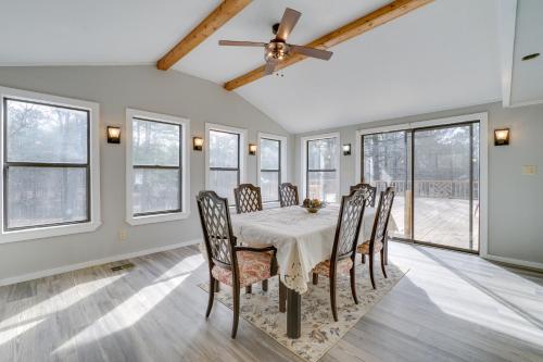 Pet-Friendly Broken Bow Cabin with Deck and Fire Pit! in Broken Bow, USA