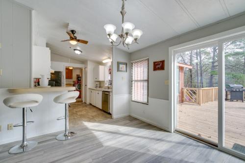 Pet-Friendly Broken Bow Cabin with Deck and Fire Pit! in Broken Bow, USA