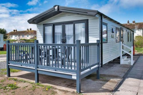3 bedrooms, 6 beds